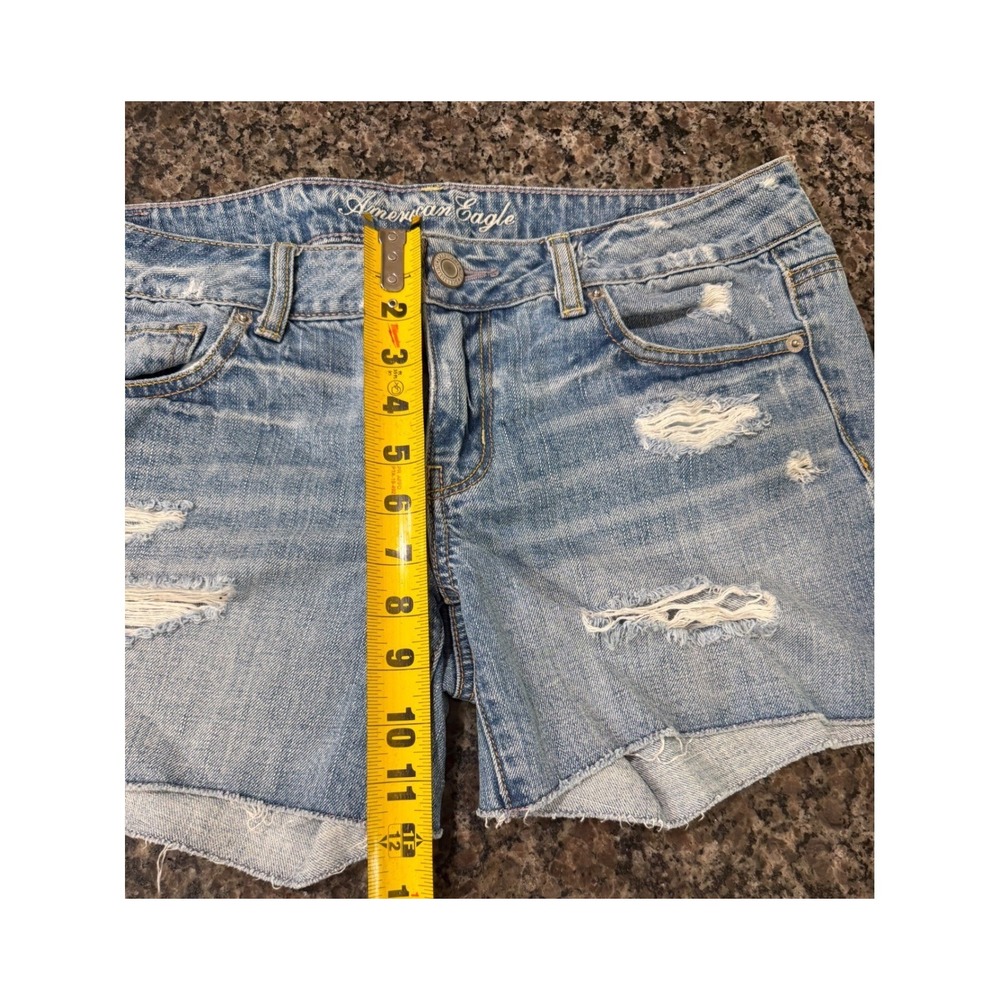 American Eagle Womens Distressed Denim Cut Off Shorts Light Wash Blue Size 10 - Picture 4 of 5